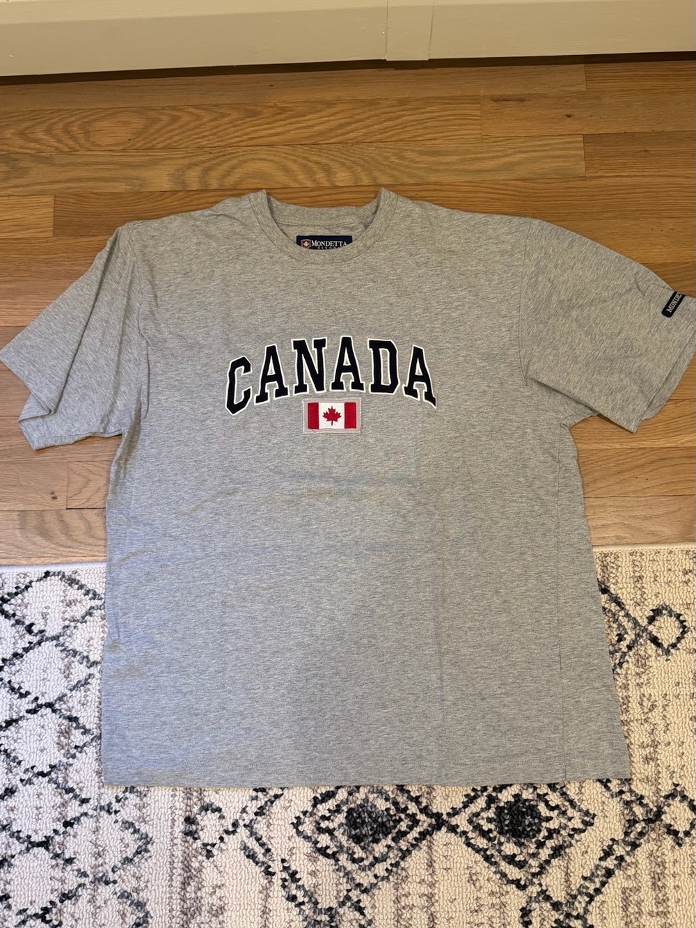 Vintage Mondetta Canada Short-Sleeve Tee - Gray with Flag Cotton Classic